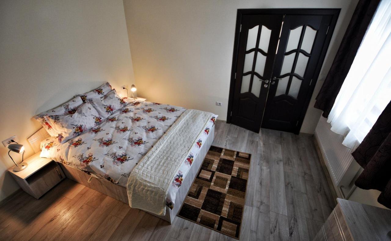 Flori'S Apartment 브라쇼브 외부 사진