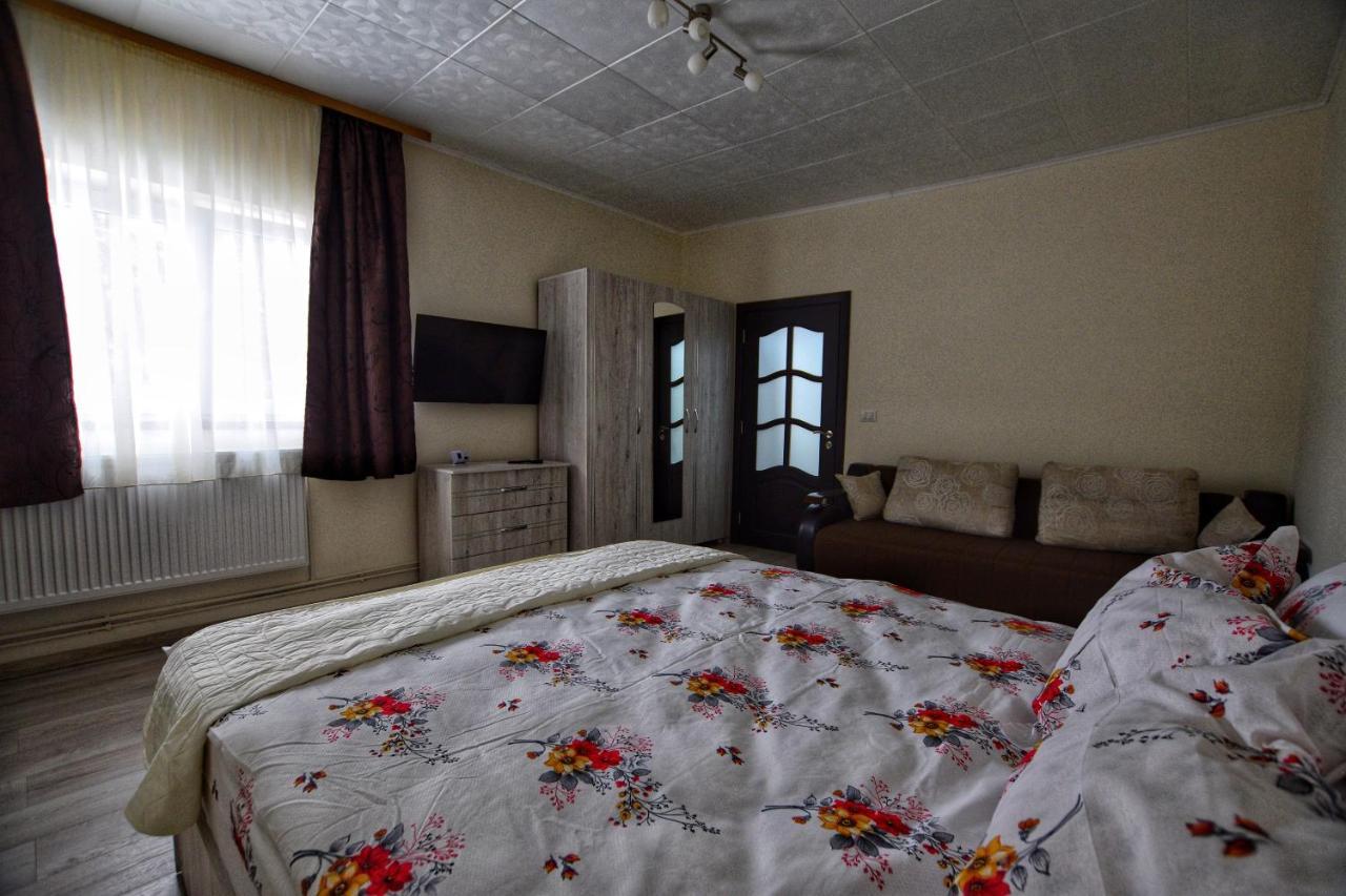 Flori'S Apartment 브라쇼브 외부 사진